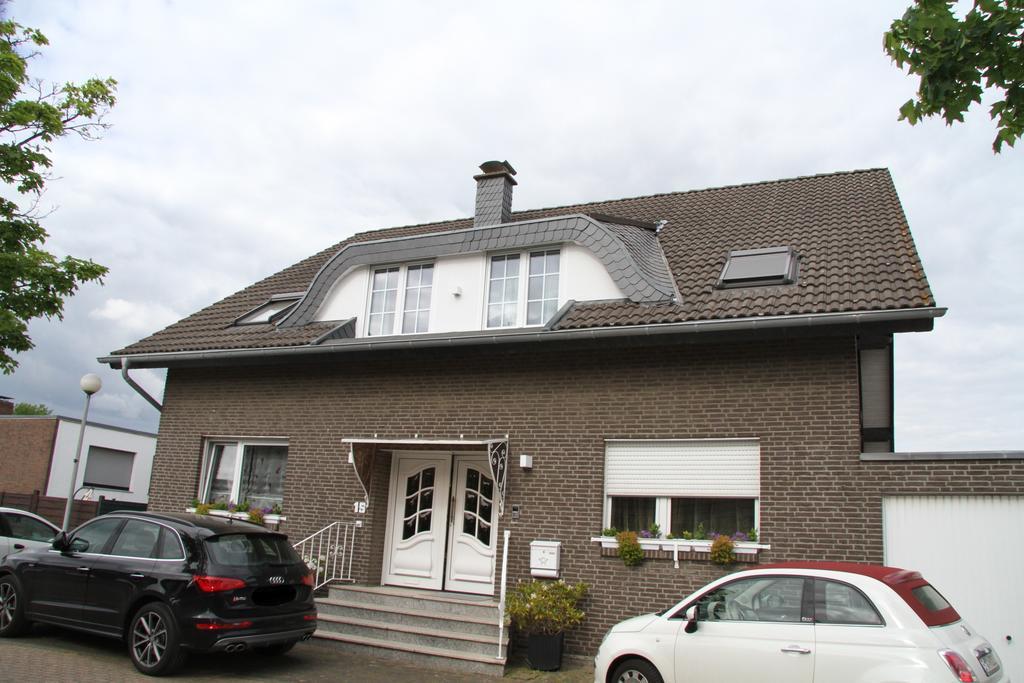 Koeln-Kerpen Boutique-Ferienwohnungen Angela & Maurizio מראה חיצוני תמונה